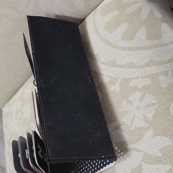 PIER ONE FLIP CALENDAR EUC - Picture 2 of 3